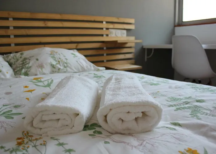 Bright And Spacious Retreat *